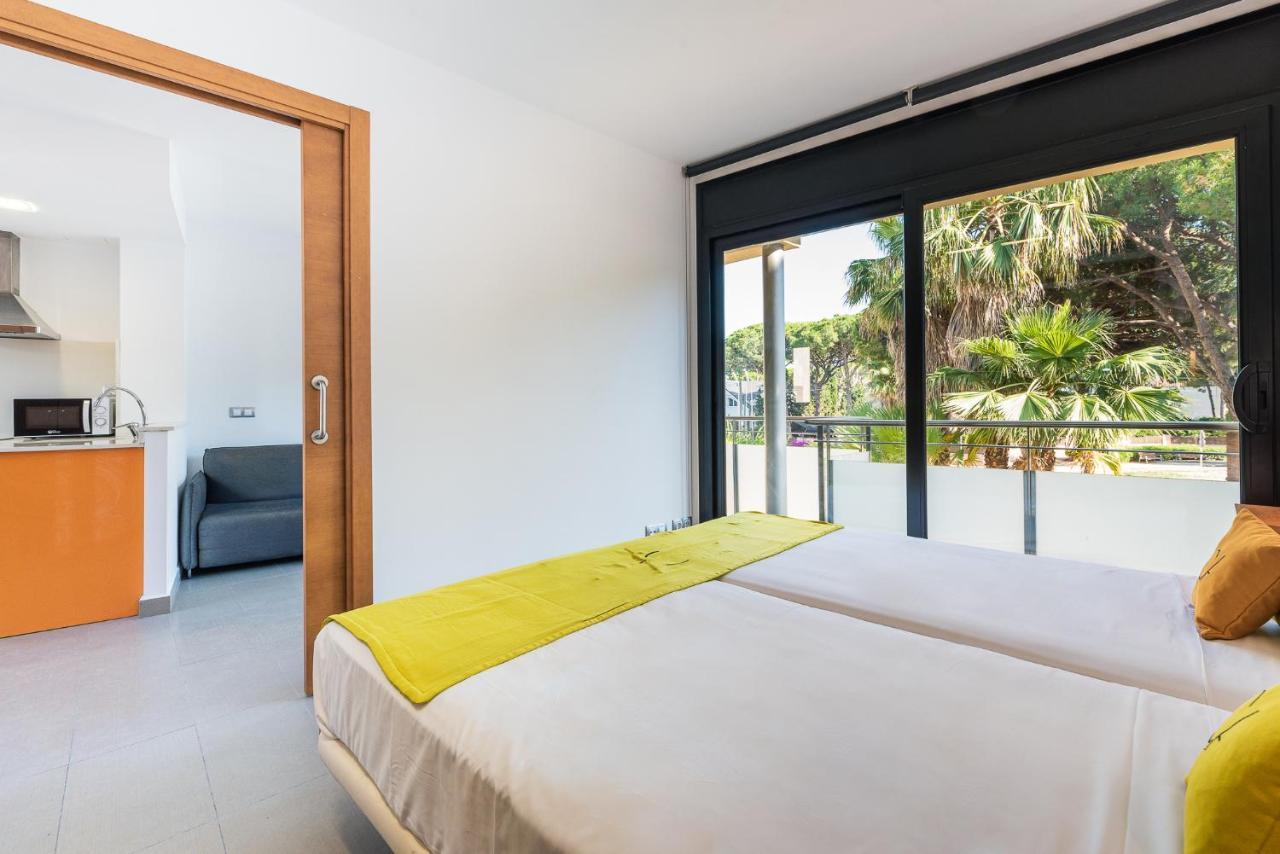 Aparthotel Las Palmeras Castelldefels Exteriér fotografie