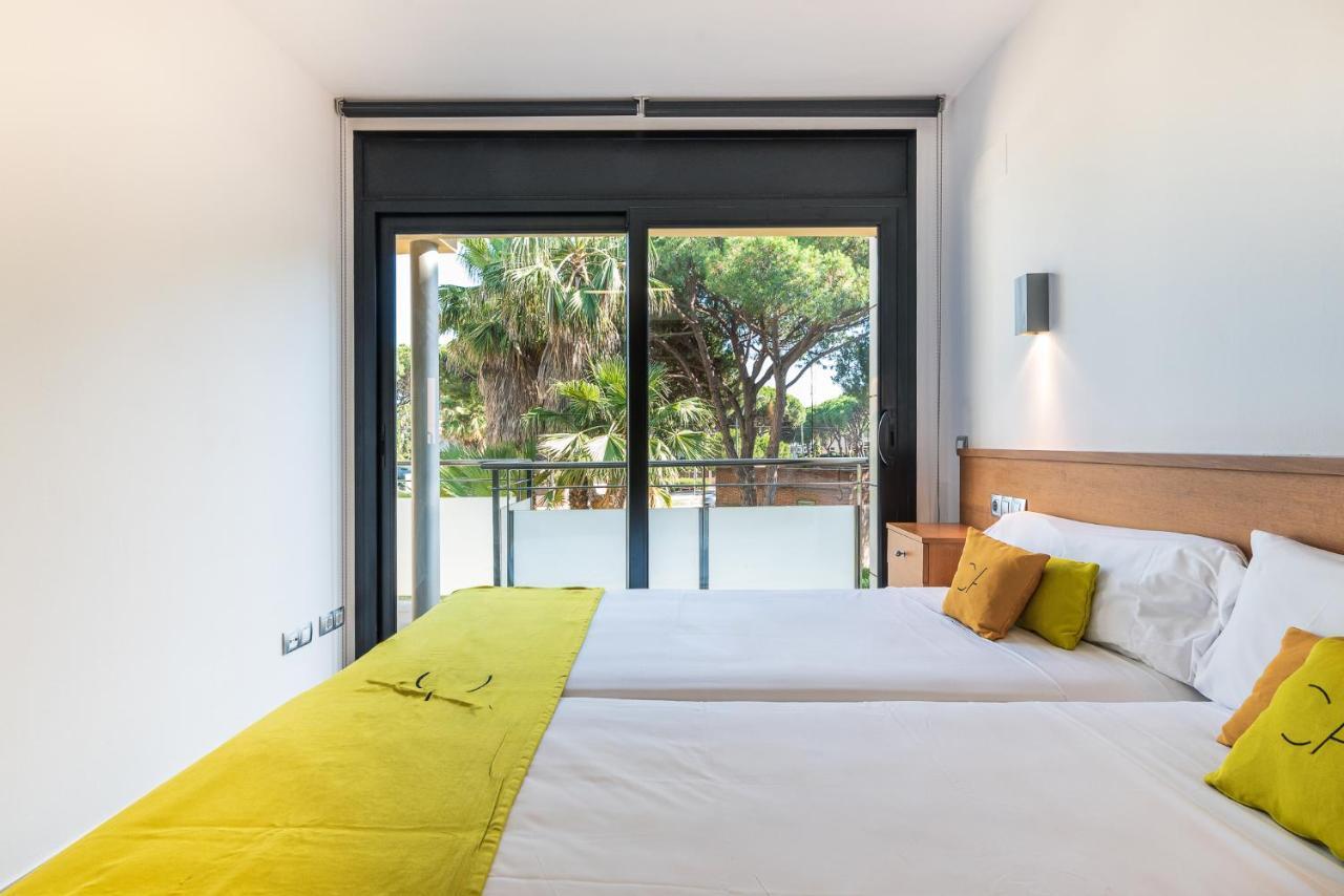 Aparthotel Las Palmeras Castelldefels Exteriér fotografie