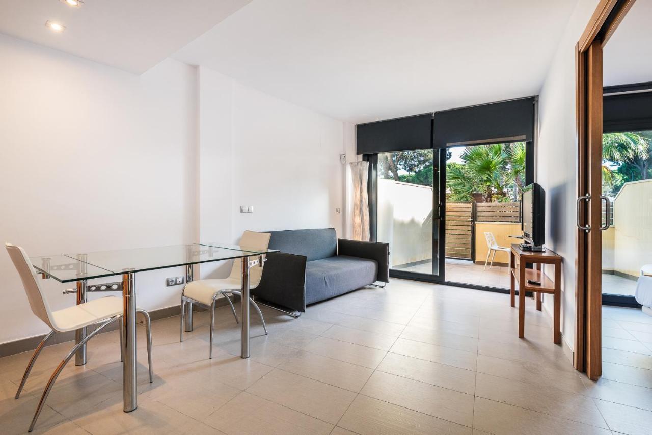 Aparthotel Las Palmeras Castelldefels Exteriér fotografie