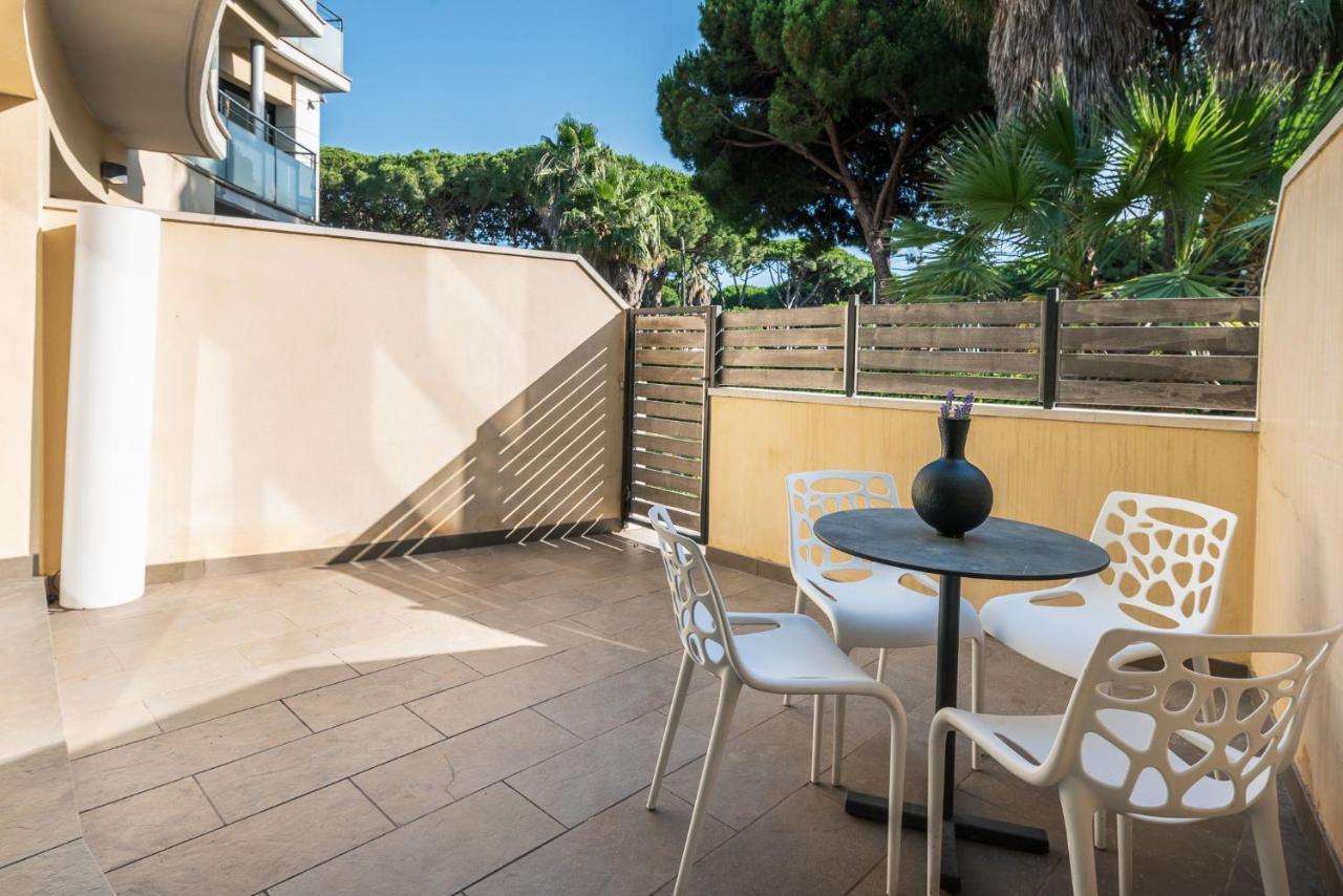Aparthotel Las Palmeras Castelldefels Exteriér fotografie