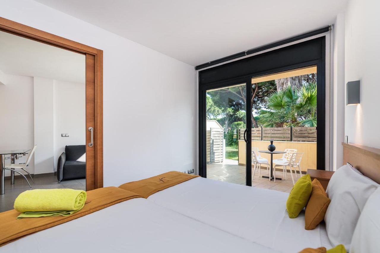 Aparthotel Las Palmeras Castelldefels Exteriér fotografie